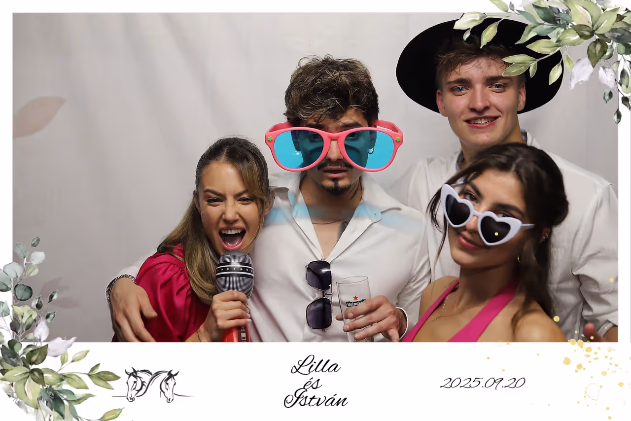 Snapify szelfigép Lilla és István esküvőjén a Szigetszentmártoni Resort & Restaurantben